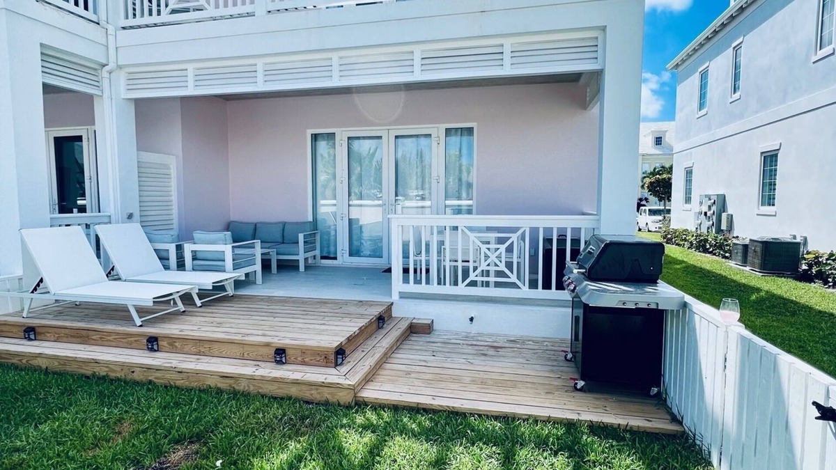 Nassau Villa | Large Stunning Townhome in Beautiful Bahamas - 2 Mins to the Beach!