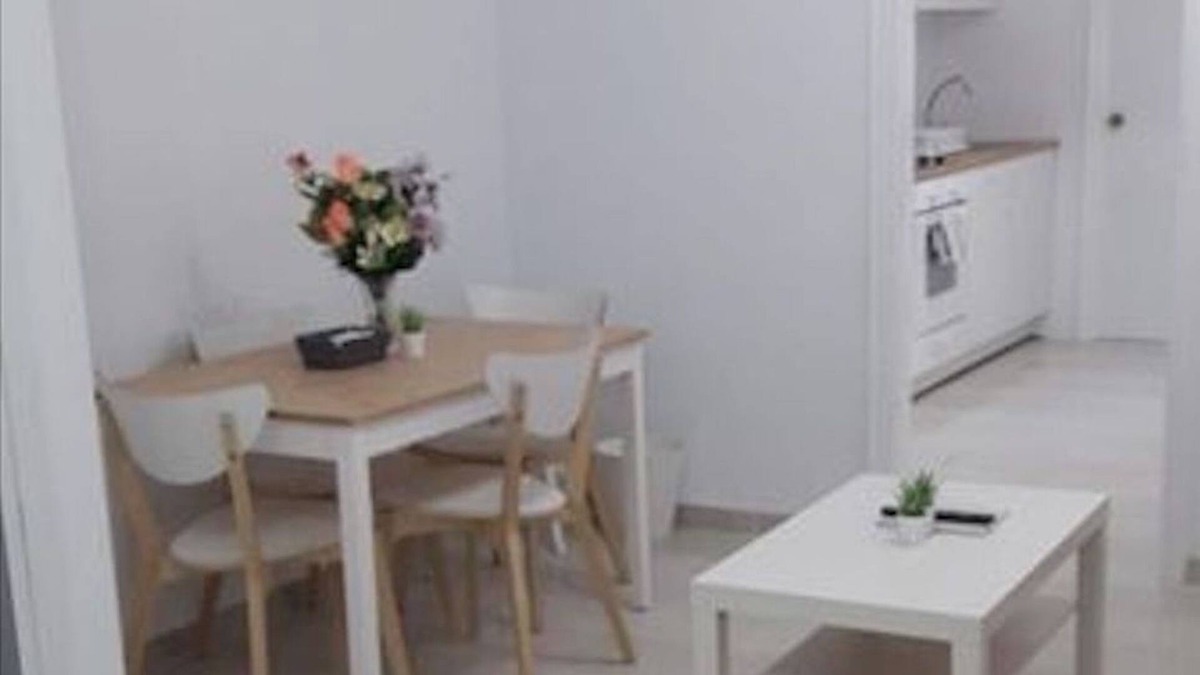 Pla del Bon Repos Apartment | Large Superior 3 bedroom Apartment Two Bathroom 2 Balconies full Airconditioning