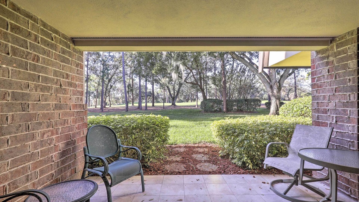 Palm Harbor Condo | Large Tampa-Area Condo - 15 Mi Clearwater Beach!