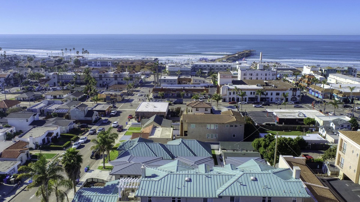 Downtown House | Large Townhouse in Downtown Pismo, Sleeps 12!