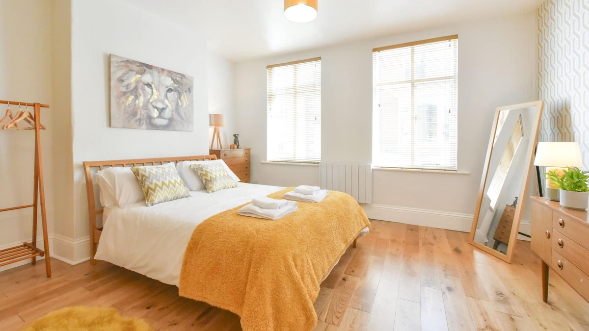 Staithes House | Large traditional house in the heart of old Staithes with outside courtyard.