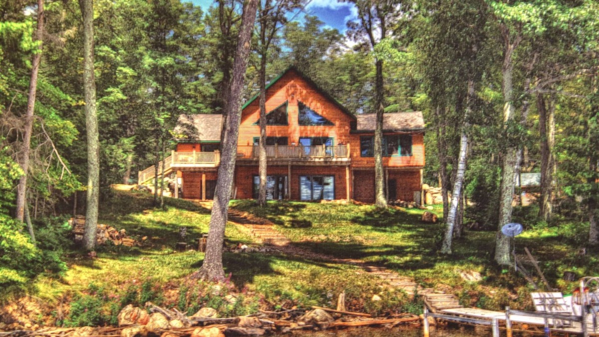 Mercer House | Large Turtle Flambeau Flowage House with game room, sauna, & great fishing.