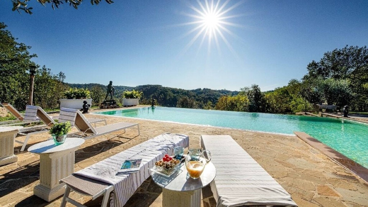 San Miniato Villa | Large Tuscan Villa near Florence with Private Pool, WiFi, AC, sleeps up to 21