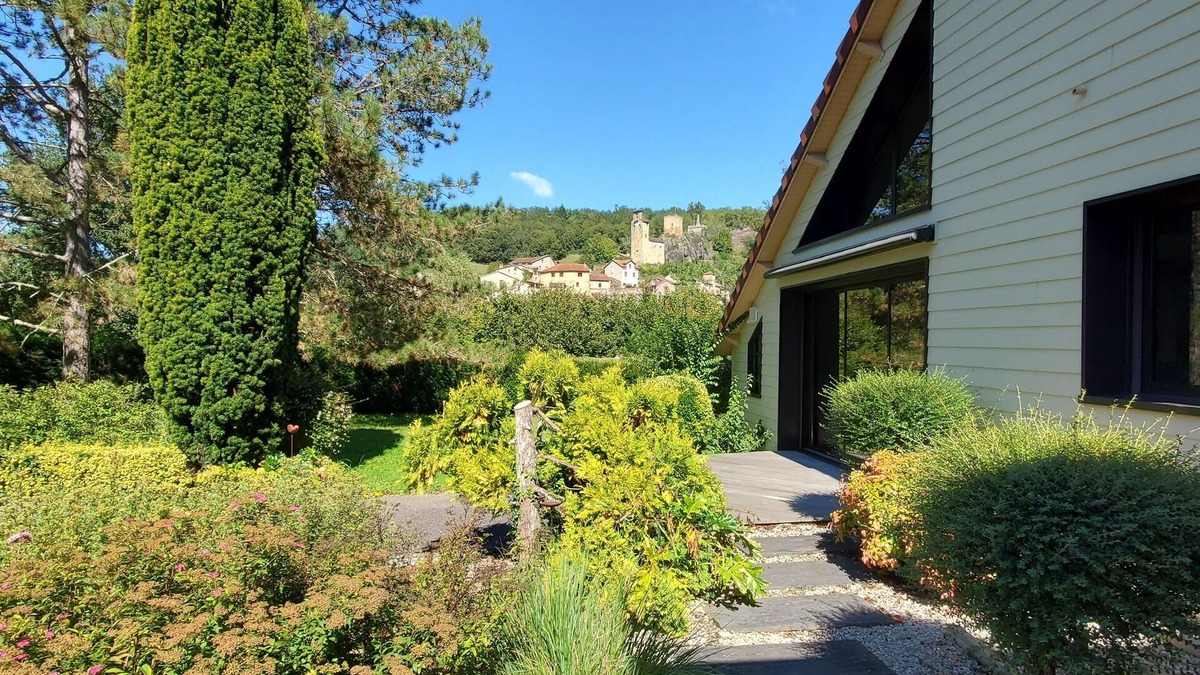 Aubin House | Large upscale house, swimming pool and wooded grounds, view of Fort d'Aubin