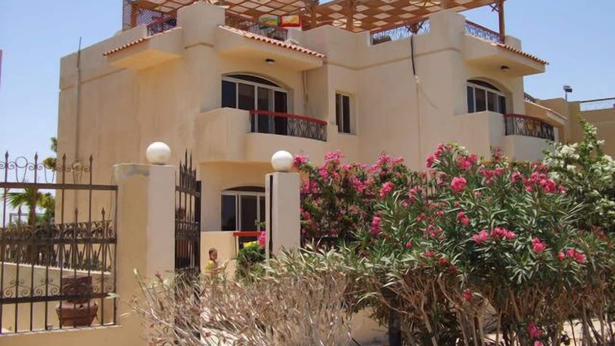 Al Ahyaa Villa | Large villa right on the Red Sea