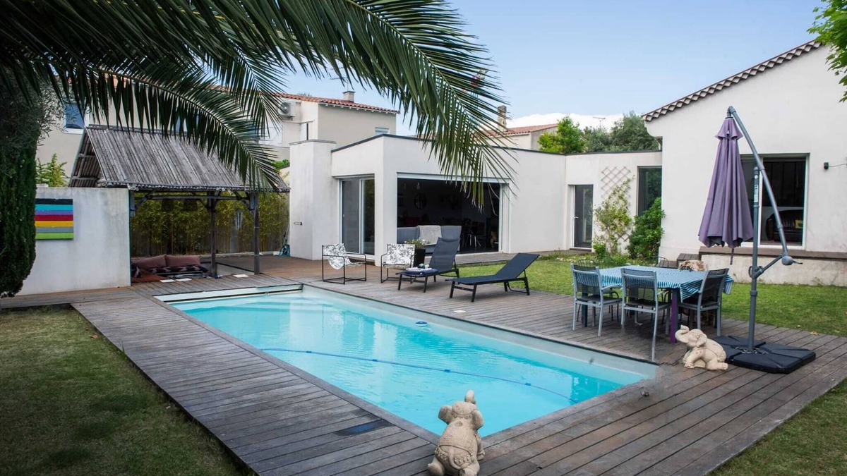 Mazargues Villa | Large villa with pool, near creeks and downtown