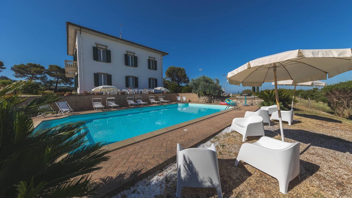 Santa Luce Villa | Large villa with pool,tennis court,barbecue,wonderful view.Village walk distance