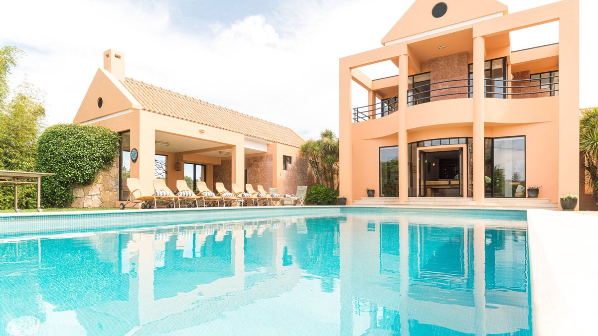 Almocageme Villa | Large Villa With Private Pool and Tennis Court at a Short Distance to the Ocean