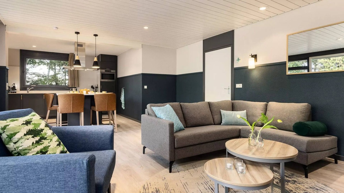 America House | Large VIP Cottage 4 People