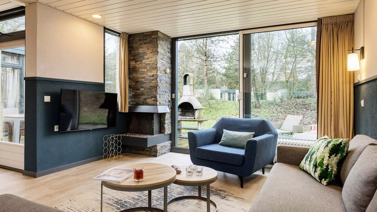 America House | Large VIP Cottage 6 People