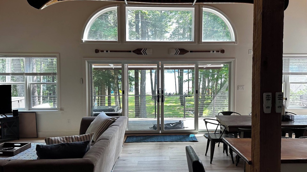Naples House | LARGE Waterfront Sandy Bottom Lake House on Brandy/Long Lake