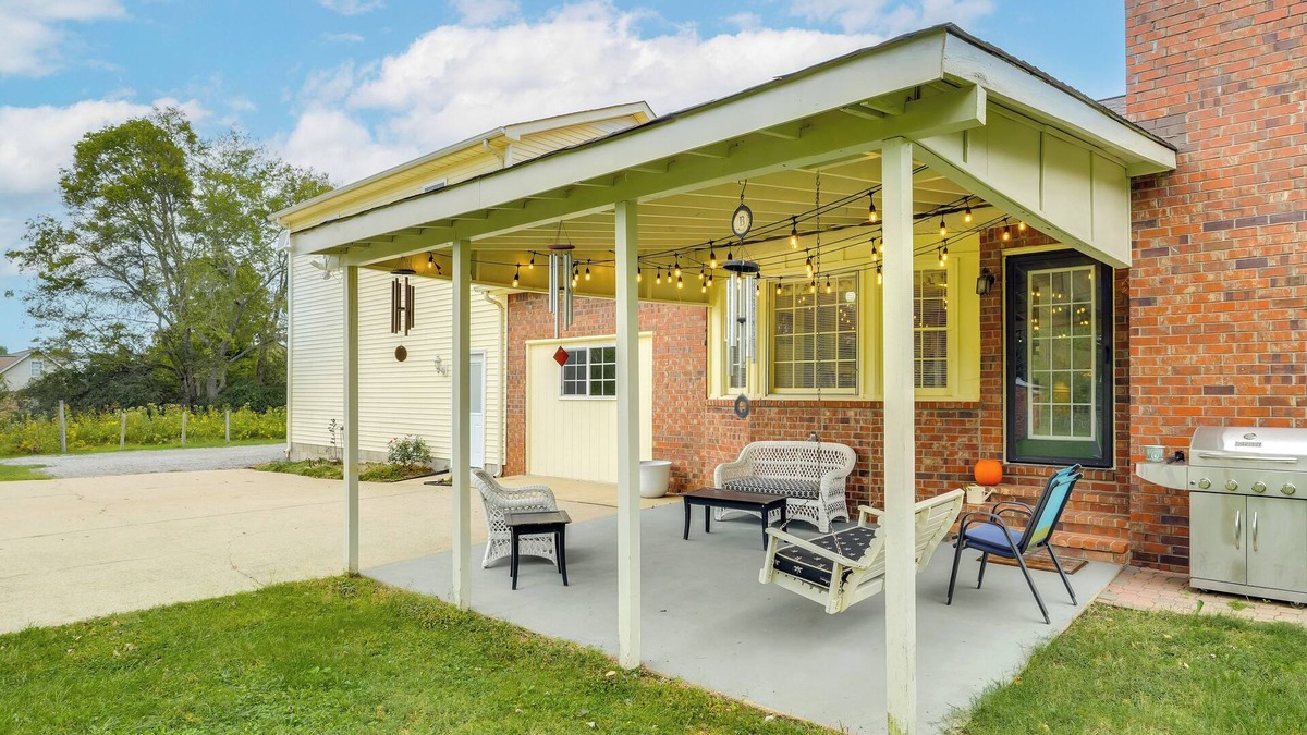 Murfreesboro House | Large Yard & Basketball Hoop: Murfreesboro Home!