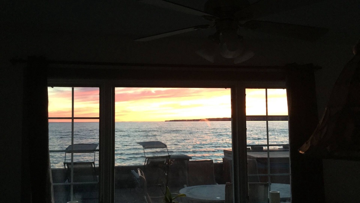 Blossvale House | Largest Lake Front Property On The East Side Of Sylvan Beach