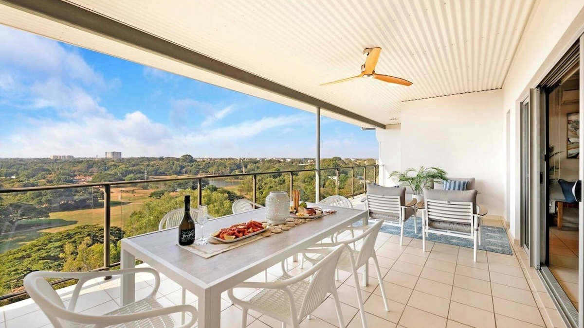 Larrakeyah Apartment | Larrakeyah Luxury Penthouse Getaway with Views