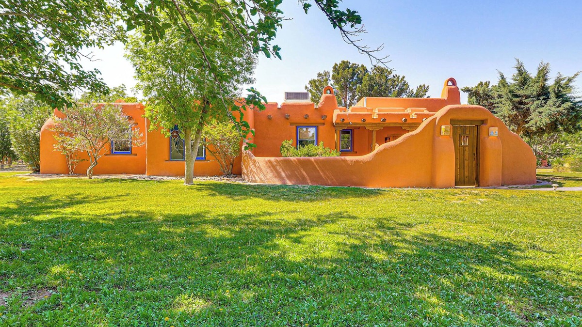 Mesilla Park House | Las Cruces Santa Fe-Style Adobe Home on 6 Acres!