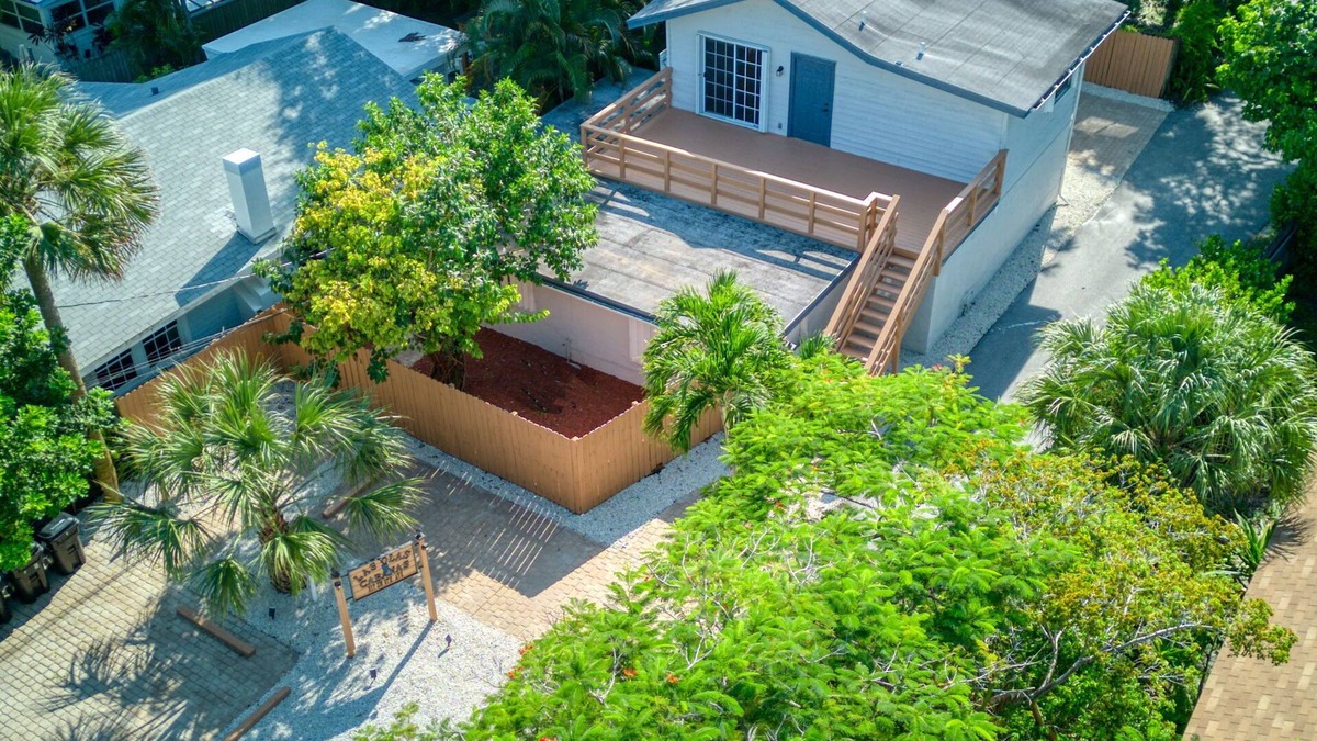 Sailboat Bend Apartment | Las Olas Cabanas Unit #2 - Private Unit Downtown Ft Lauderdale w/Yard & Parking