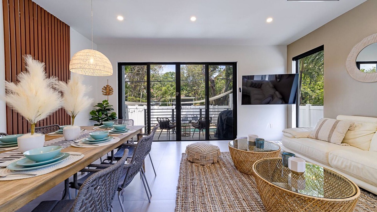 Downtown Fort Lauderdale Villa | Las Olas Designer Home with heated pool - Must!