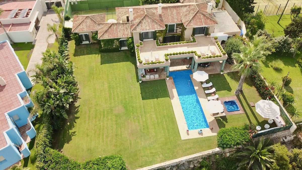 Guadalmina Villa | LAS RANAS Casasola Beach Villa