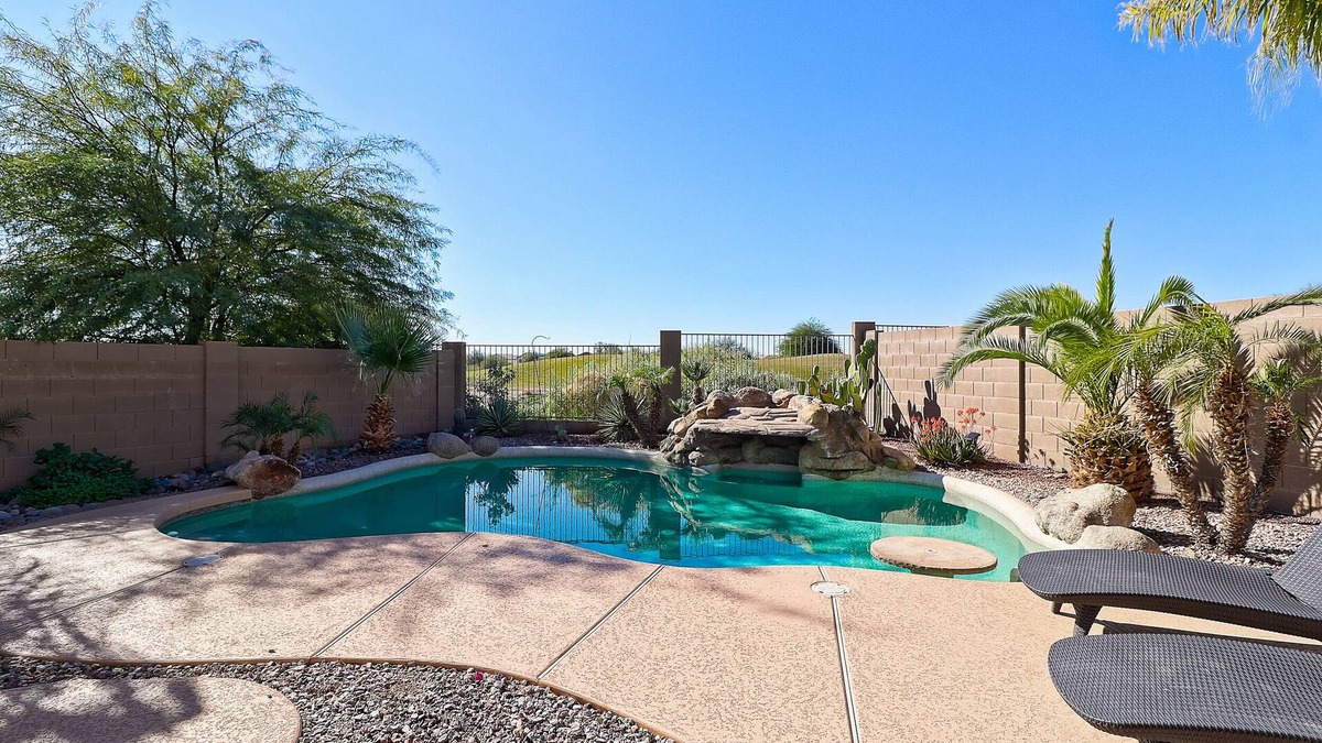 Sundance House | Last Minute Deals Heated Pool on Golf Course with Mountain Views!