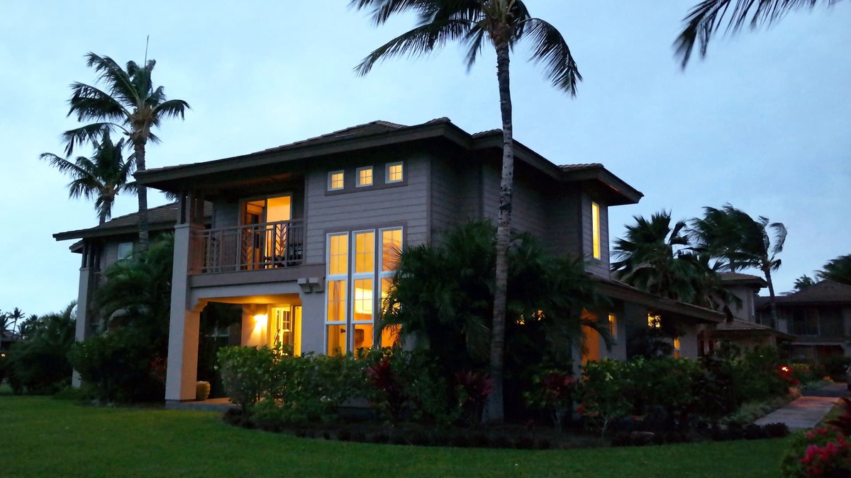 Waikoloa House | Last minute discount 40% off! Quiet, redone end unit. Great views. Play 90 golf!