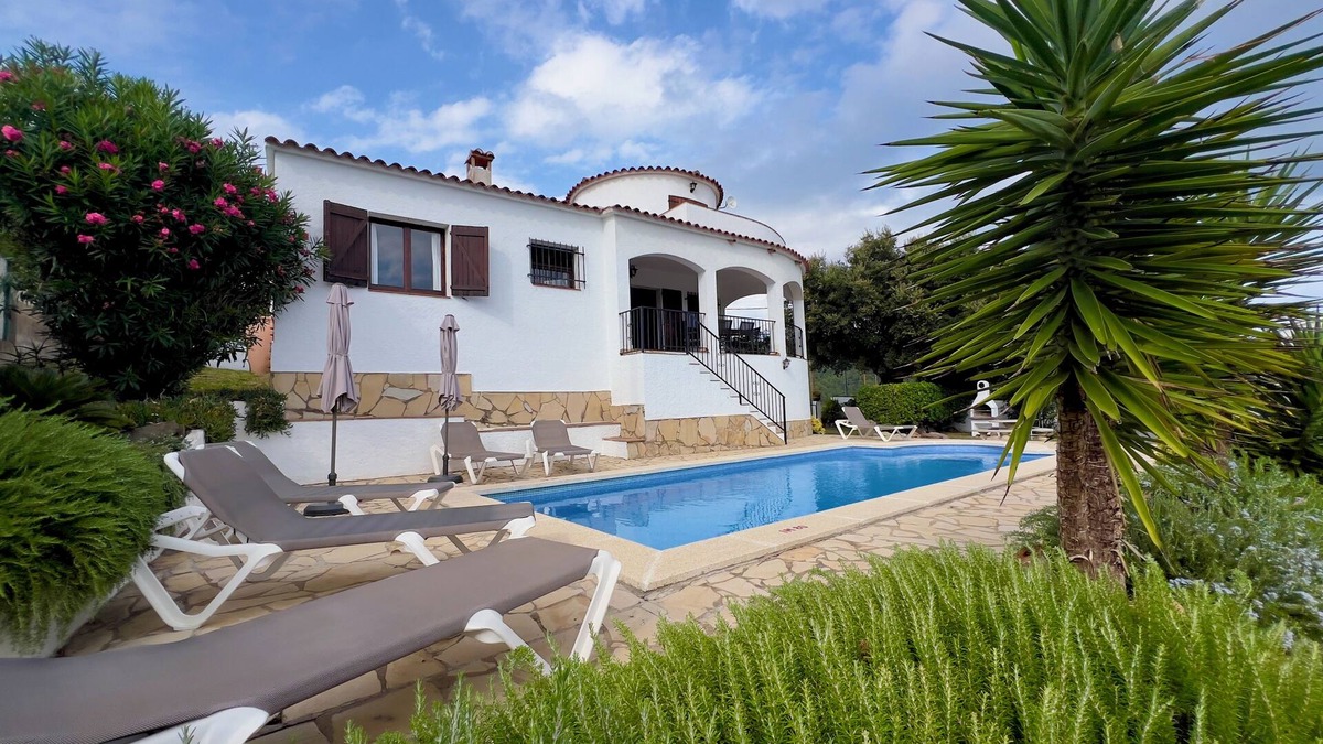 Calonge Villa | Last minute OFFERS! Three bedroom villa with private pool & Seaview.