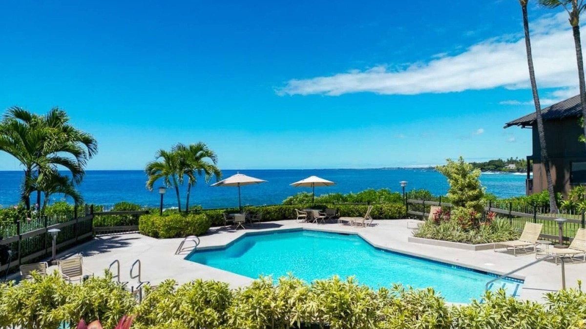 Kailua-Kona House | Last Minute Summer Sale! Oceanfront Luxury: 3BR/3BA Waterfront Views in Kona