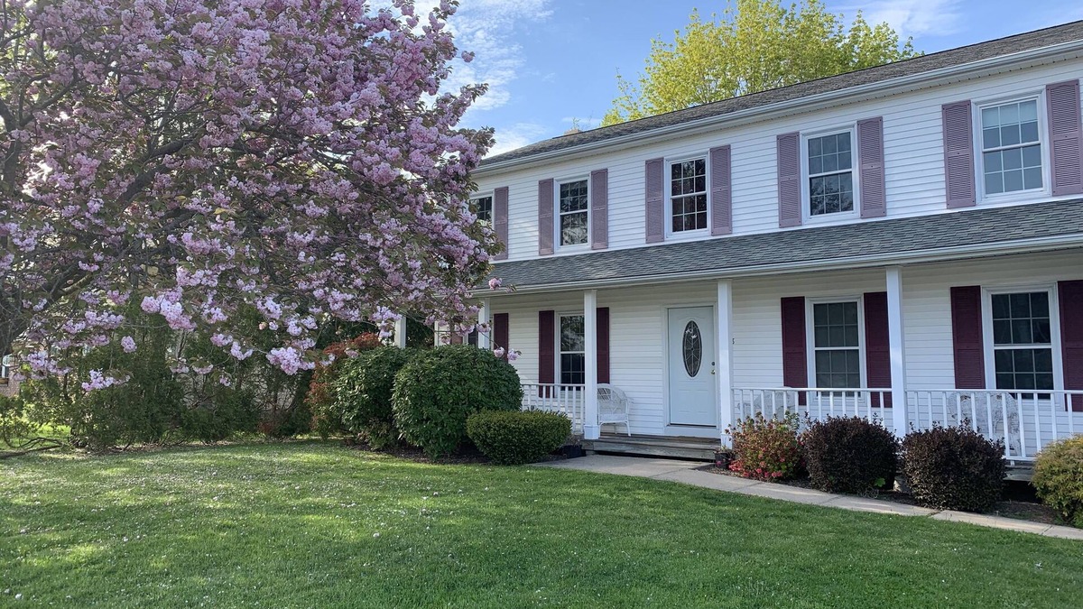 Eastward Look House | Last Week Available 6/21-6/28- Spacious home .5mi from the beach