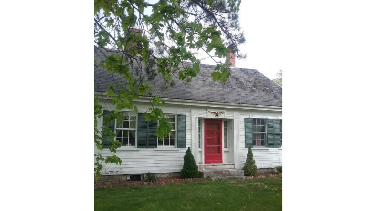 Searsport House | Latham Blueberry Farm for 2 guests or more