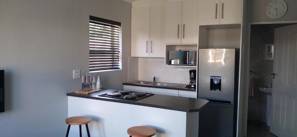 Port Elizabeth Apartment | Lathitha Self-Catering