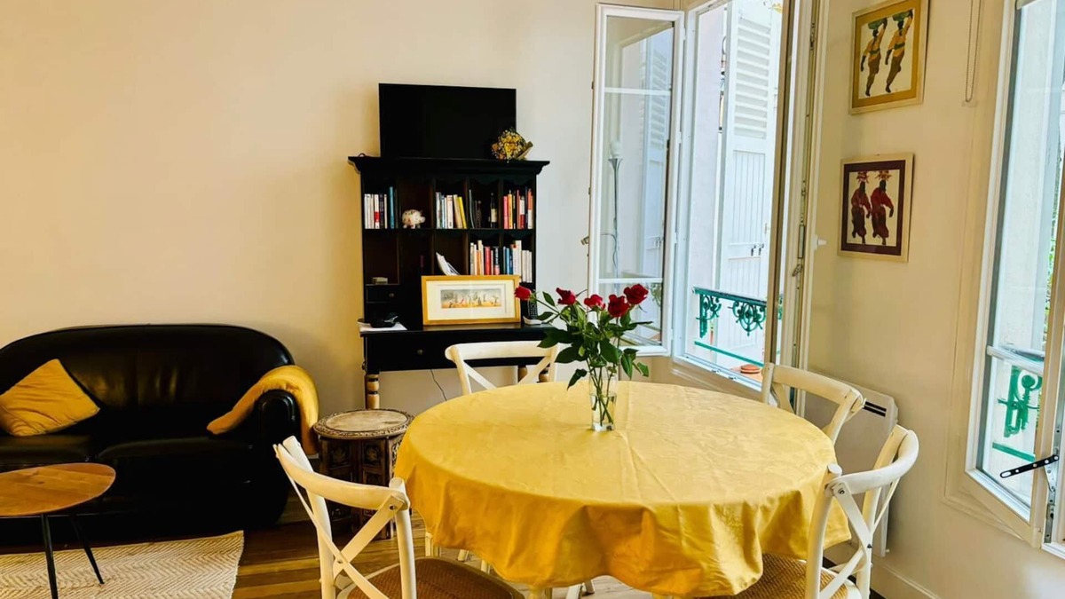 Jardin des plantes Apartment | Latin Quarter, close to rue Mouffetard, gardens, Sorbonne, central, well connected
