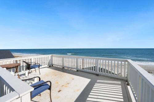 Pawleys Island Apartment | Laughin Place V home by Peace Vacations