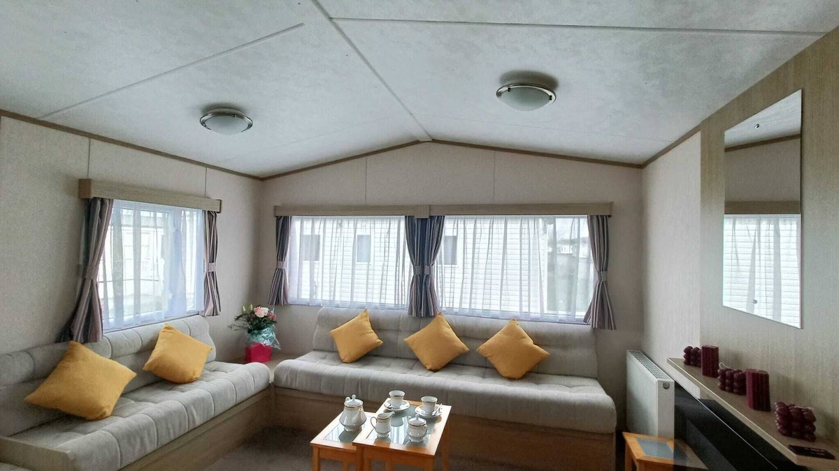 Rhyl Ski Chalet | Laurel 20 holidayhome