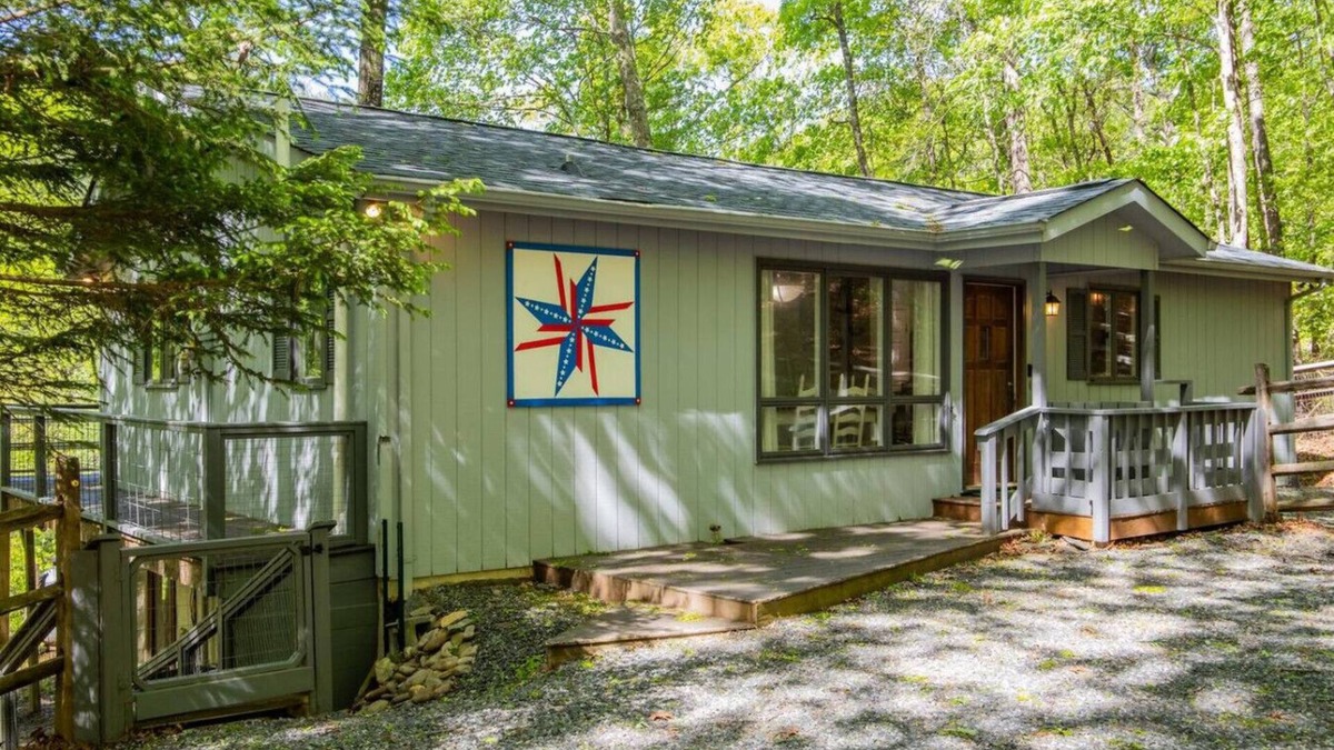 Deep Gap Cabin | Laurel Creek Cottage - Powder Horn Mountain,VIEW a