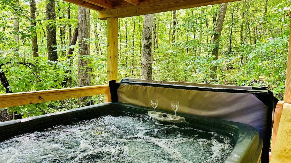 Cosby Cabin | Laurelwood Luxury Cabin Hot Tub