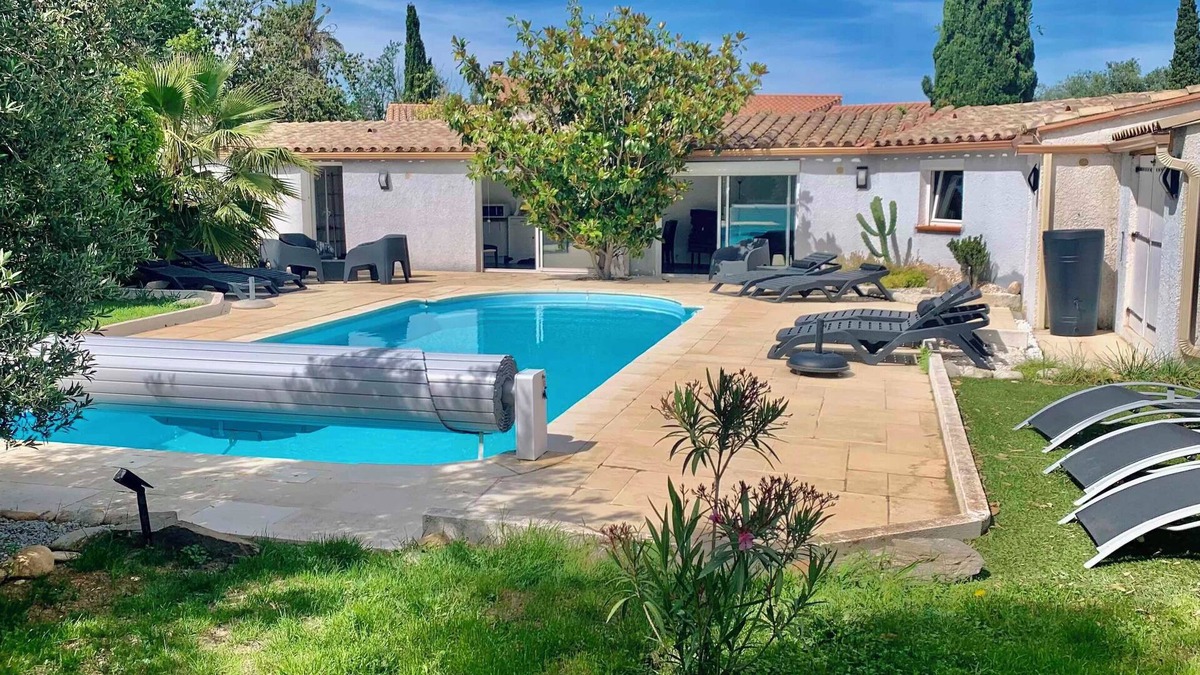 Palau-del-Vidre House | LaurenceOlivier The Annex. 10 minutes from the beaches