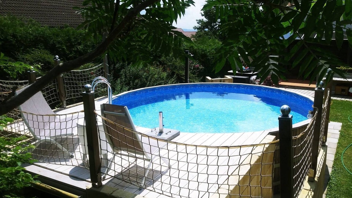 Schiltern House | Laurens vacation home with pool and large fireplace