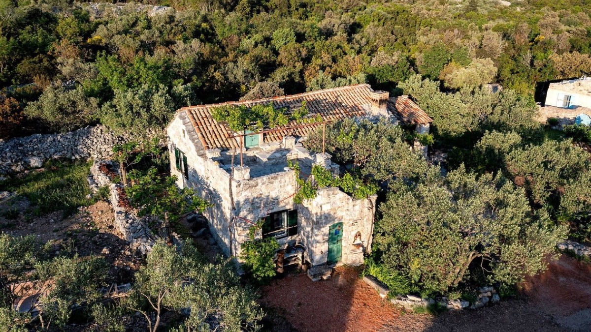 Trpanj Cottage | Lavender Cottage-Two Bedroom Holiday Cottage with Terrace