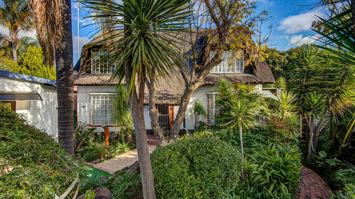 Kempton Park Apartment | Lavender Villa - a little bit of nature in town