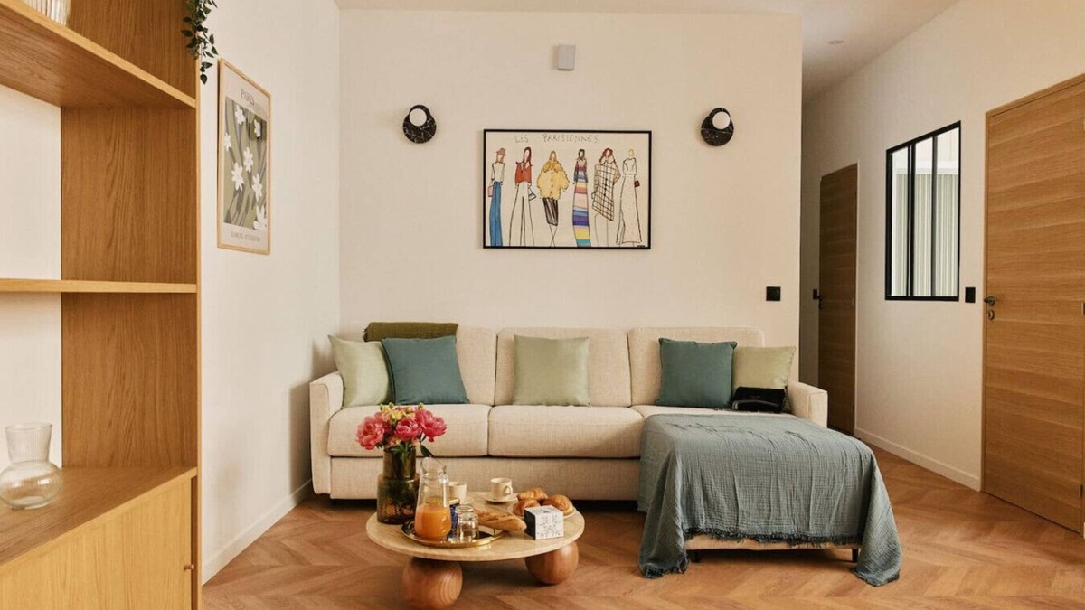 Marais Apartment | Lavie Maison Central Marias AC Hot Marais