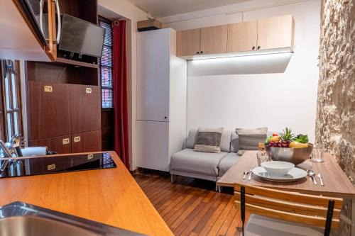 Marais Apartment | Lavie Maison little Flat Le Marais