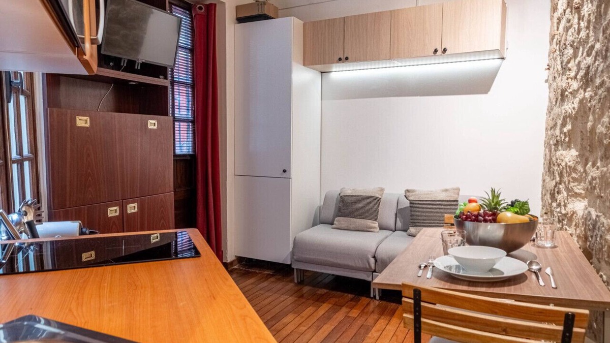 Marais Apartment | Lavie Maison: Marais Studio Gem