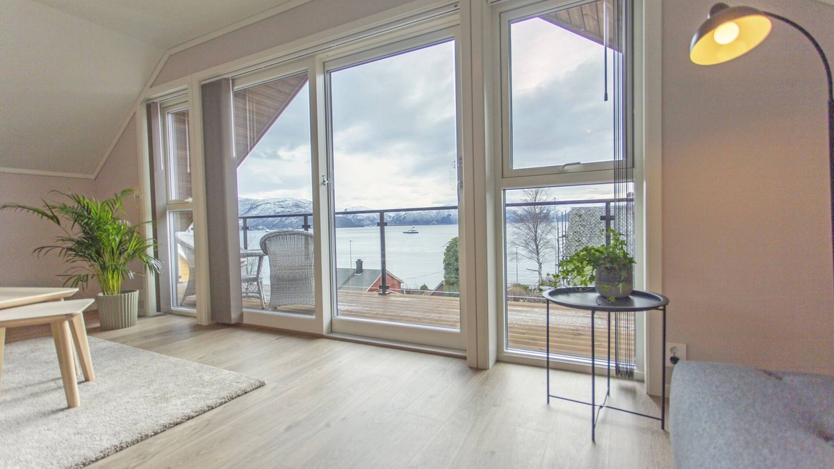 Brekke Hotel | Lavik Fjord Hotell
