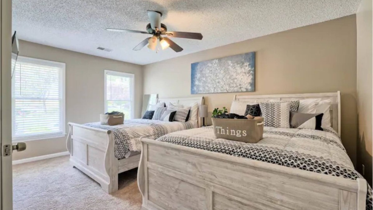 Smyrna House | Lavish 2 bedroom townhouse with free parking