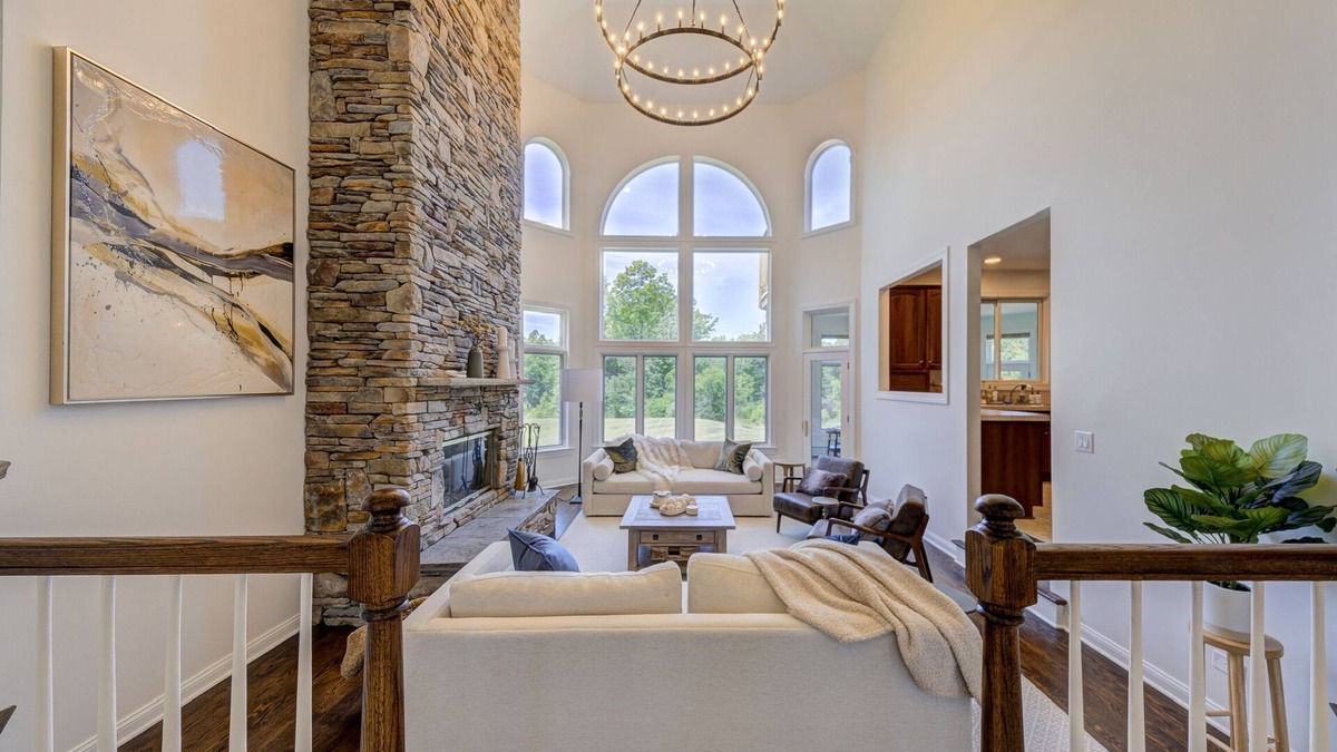 New Paltz House | Lavish and spacious mountain view home