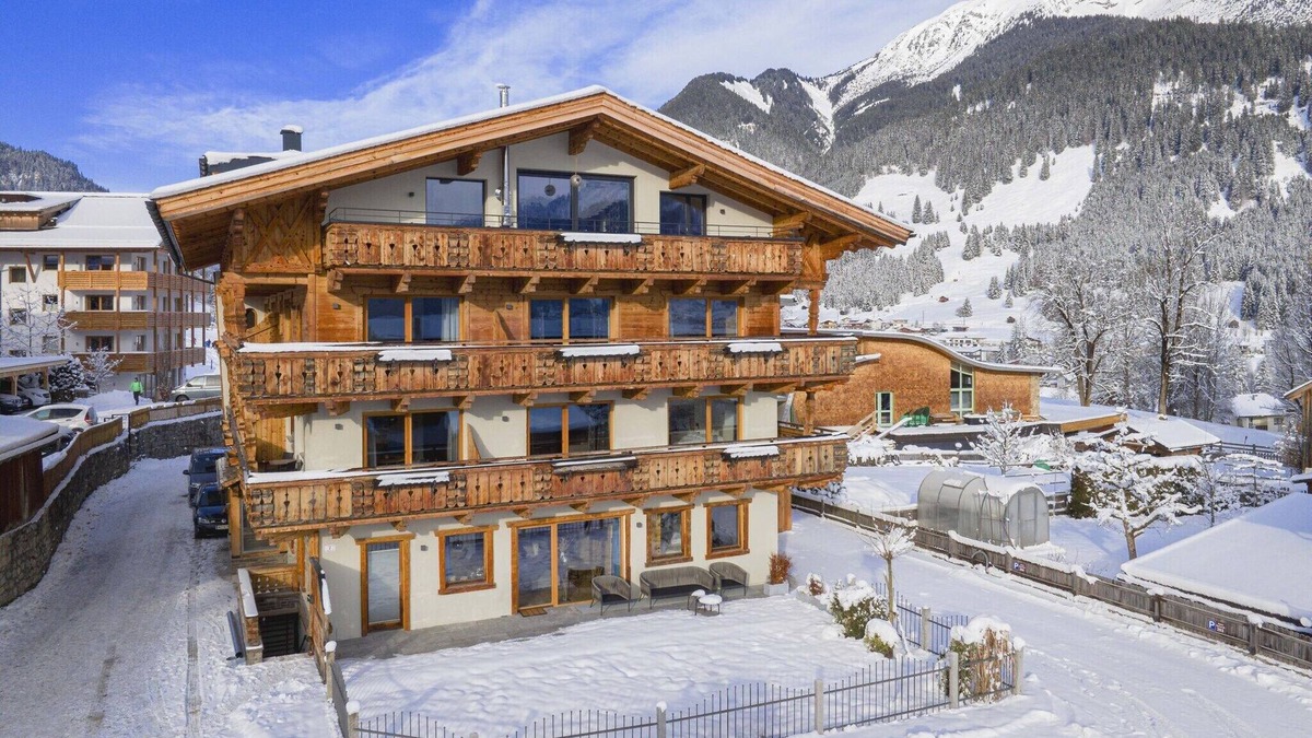 Lermoos Apartment | Lavish apartment with sauna in Tyrol