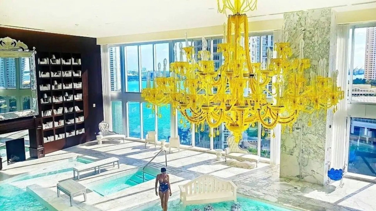 Downtown Miami Apartment | Lavish Condo Ocean views