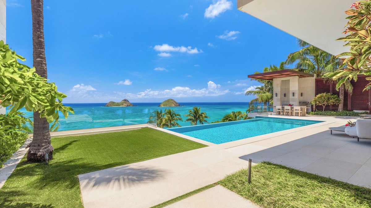 Lanikai House | Lavish Lanikai Hillside Estate: Oceanview w/Pool/Spa, AC & Mokulua Isle Views