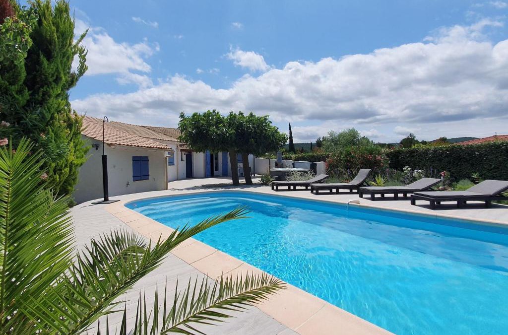 Pouzols-Minervois Villa | Lavish Villa in Pouzols Minervois with bubble bath
