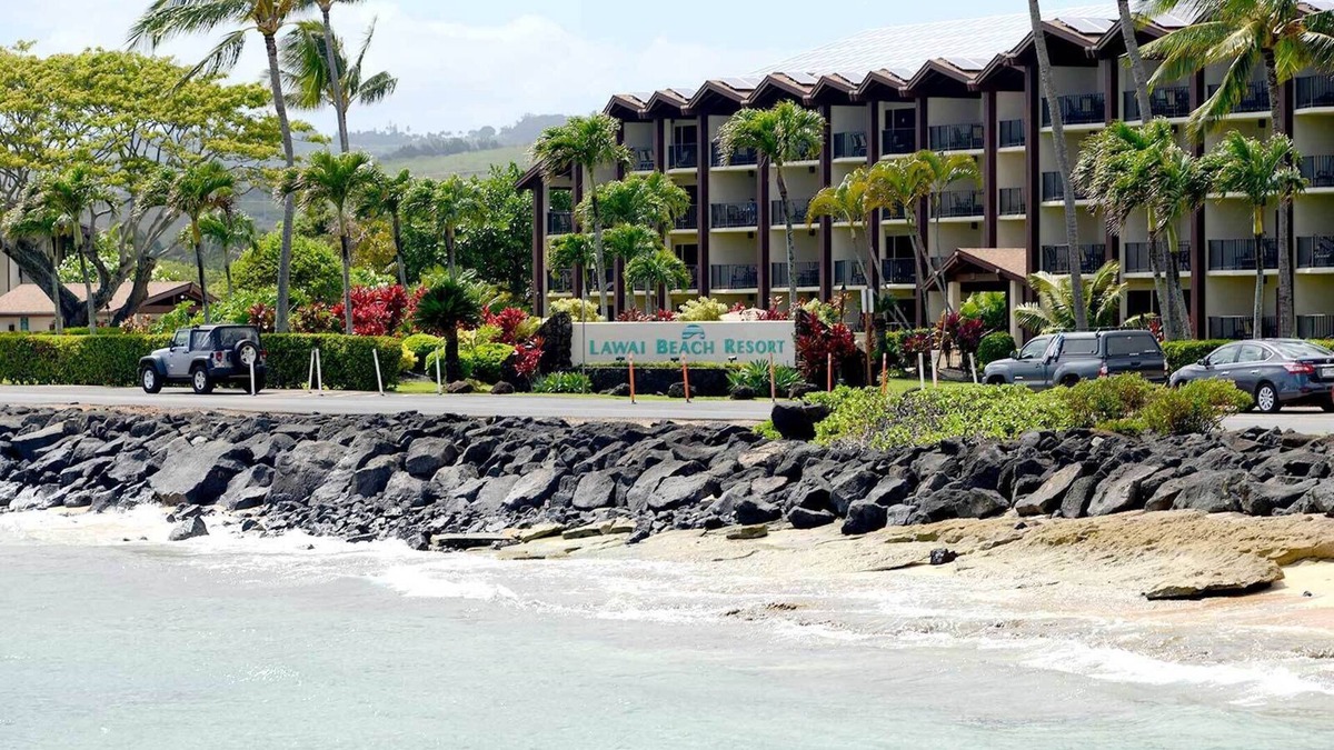 Poipu Resort | Lawai Beach Resort 1 Bedroom Sleeps 4