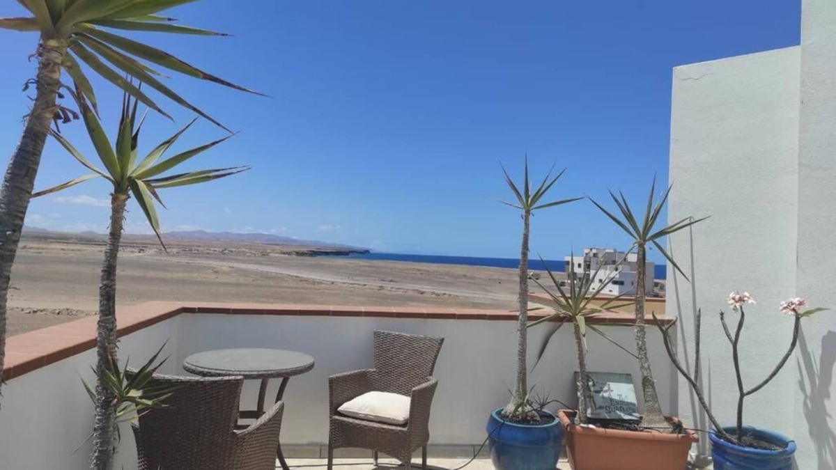 El Cotillo Apartment | Laylas Beach Art House